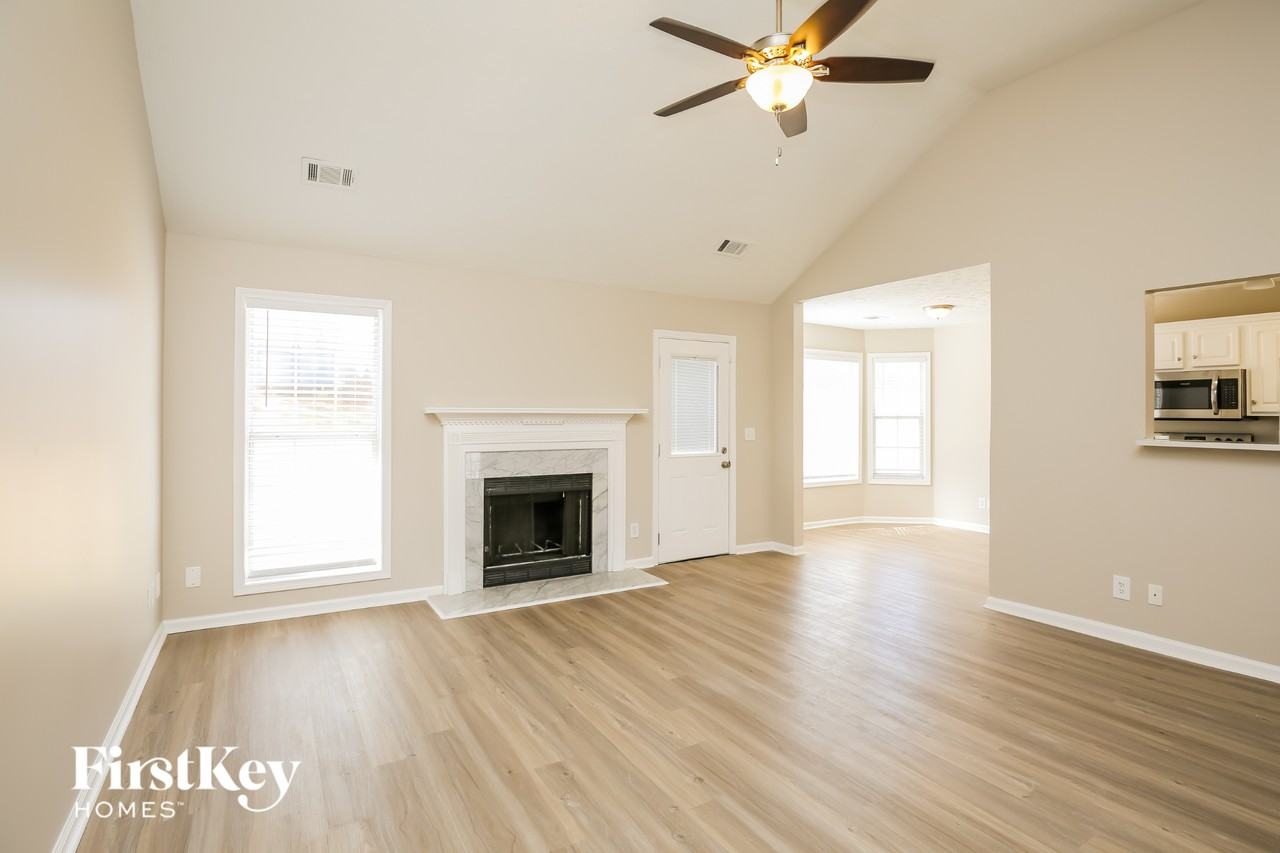 1510 Smoke Hill Dr - Photo 2 of 15