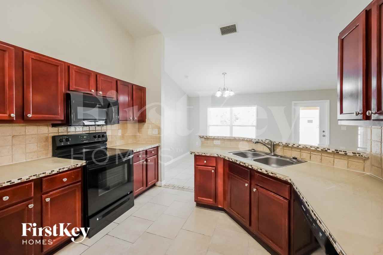 414 Willowbrook Dr - Photo 6 of 18