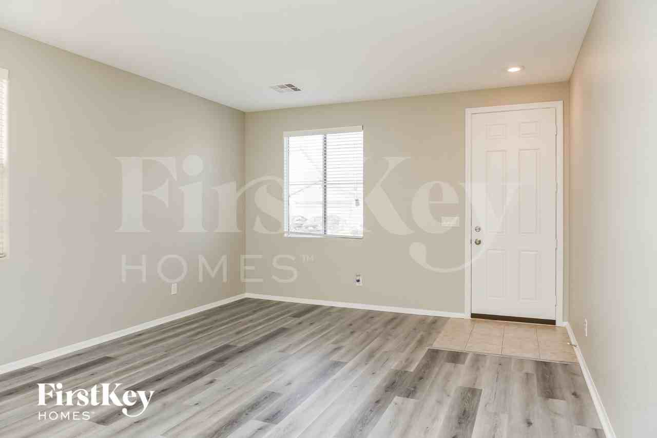 3959 Crystal Trip Ct - Photo 2 of 15