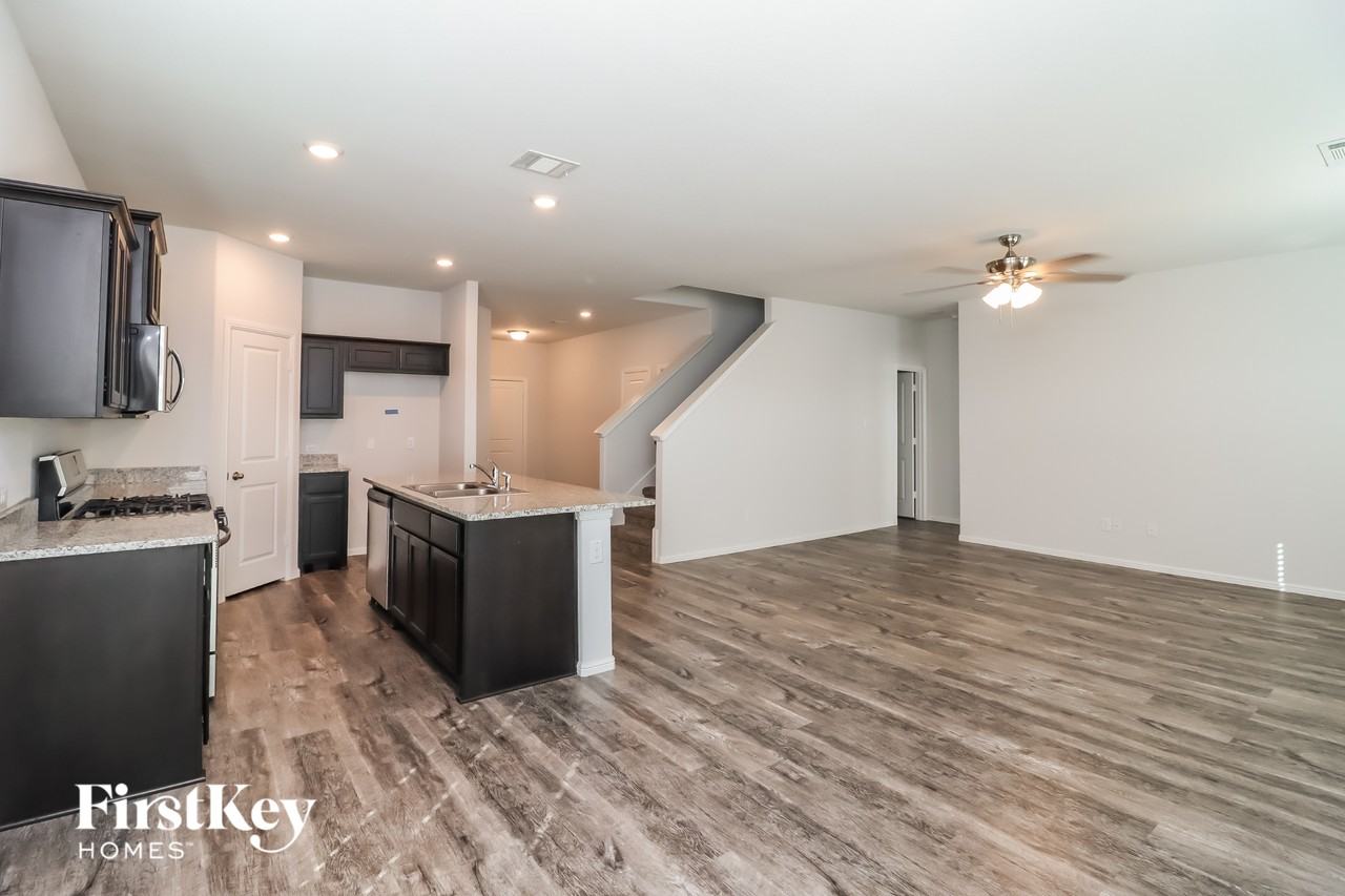 4701 Feltleaf Ave - Photo 2 of 15