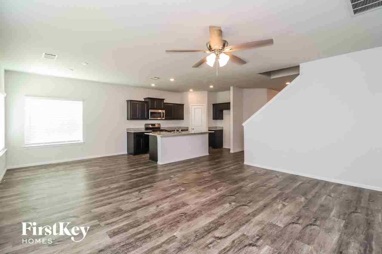 4701 Feltleaf Ave - Photo 3 of 15