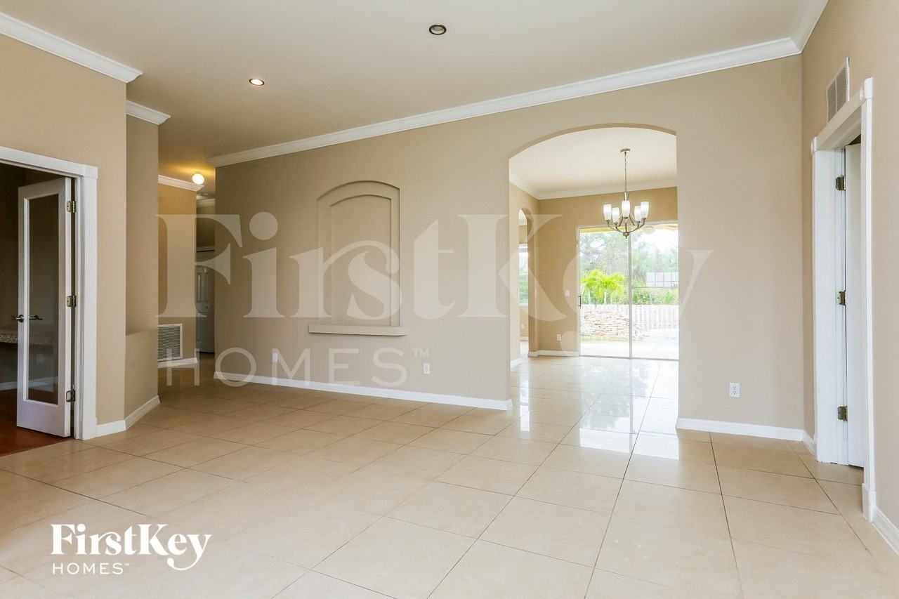 2611 20th St W - Photo 2 of 15