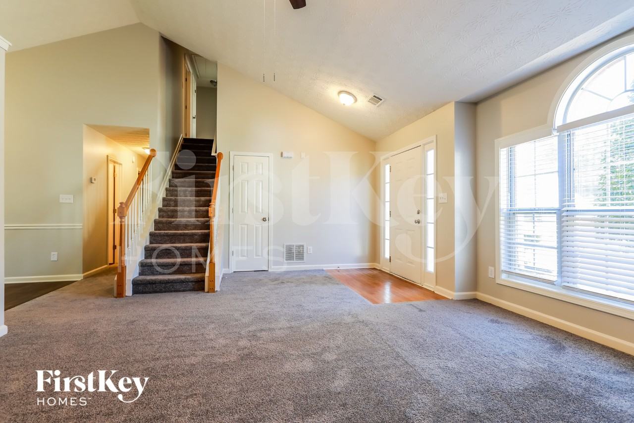 1175 Grace Dr - Photo 3 of 15