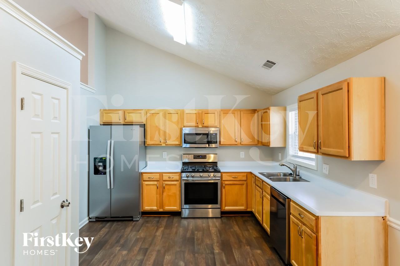 1175 Grace Dr - Photo 5 of 15