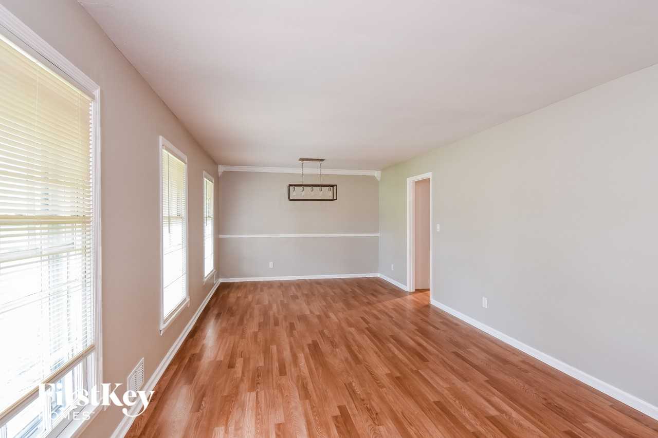 1917 Annette Ln - Photo 3 of 15