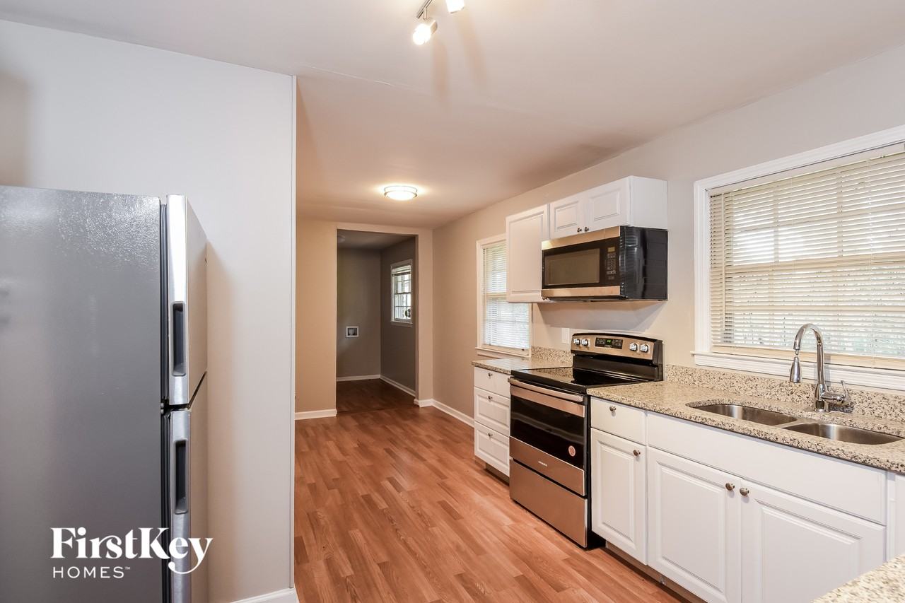 1917 Annette Ln - Photo 5 of 15