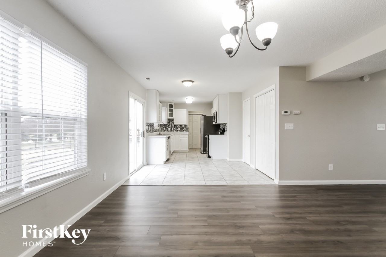 5323 Alameda Rd - Photo 4 of 15