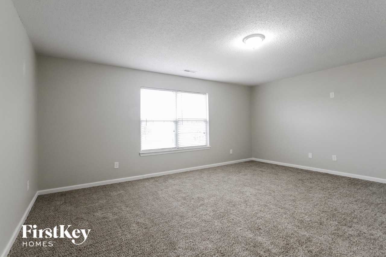 5323 Alameda Rd - Photo 7 of 15