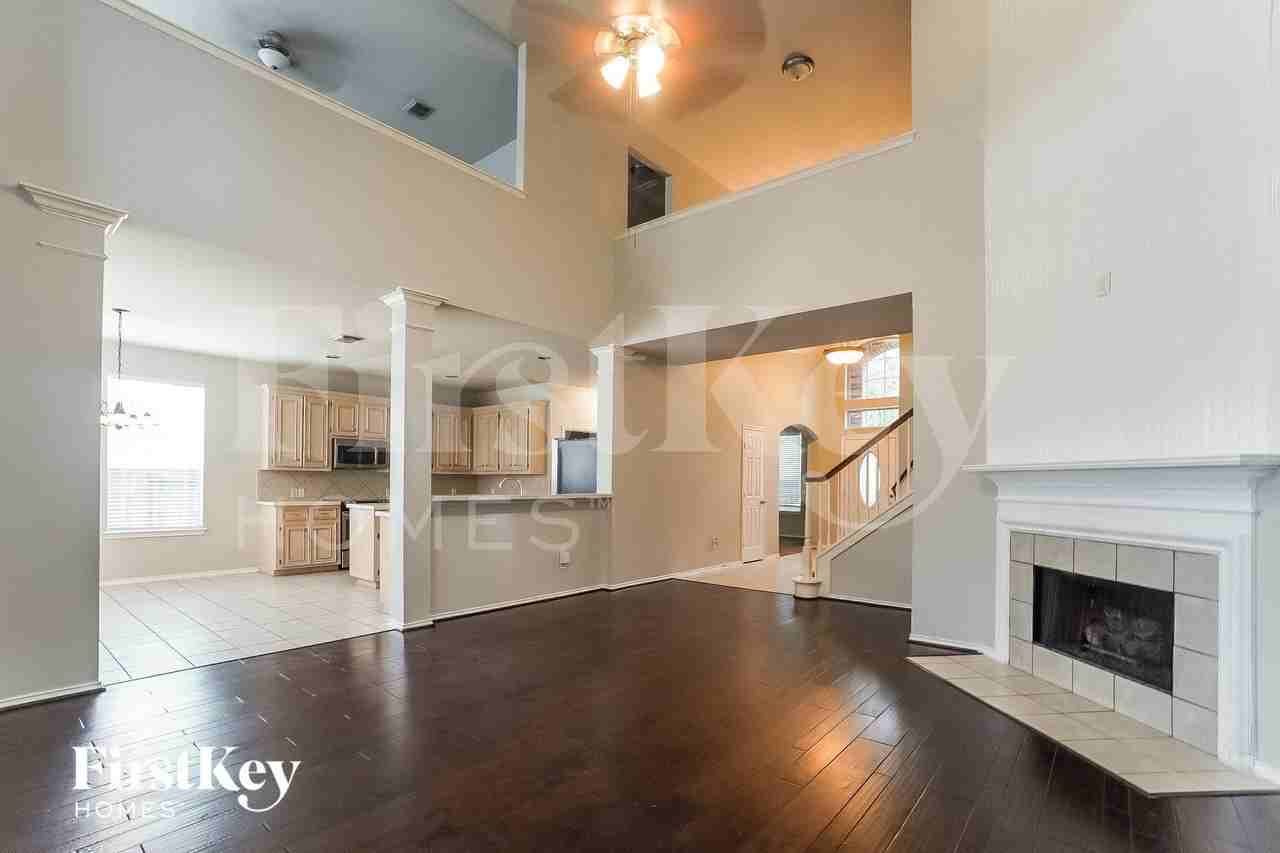 11511 Maple Falls Dr - Photo 4 of 15