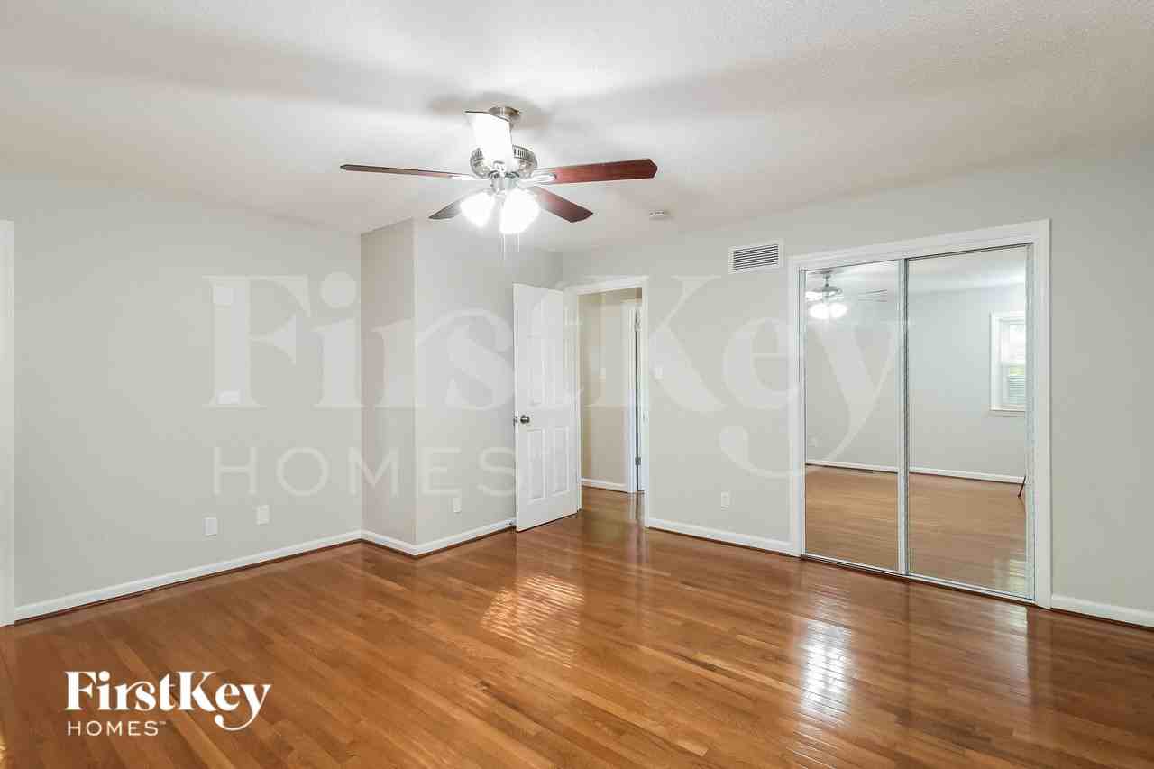 4923 Shady Pine Dr - Photo 7 of 15