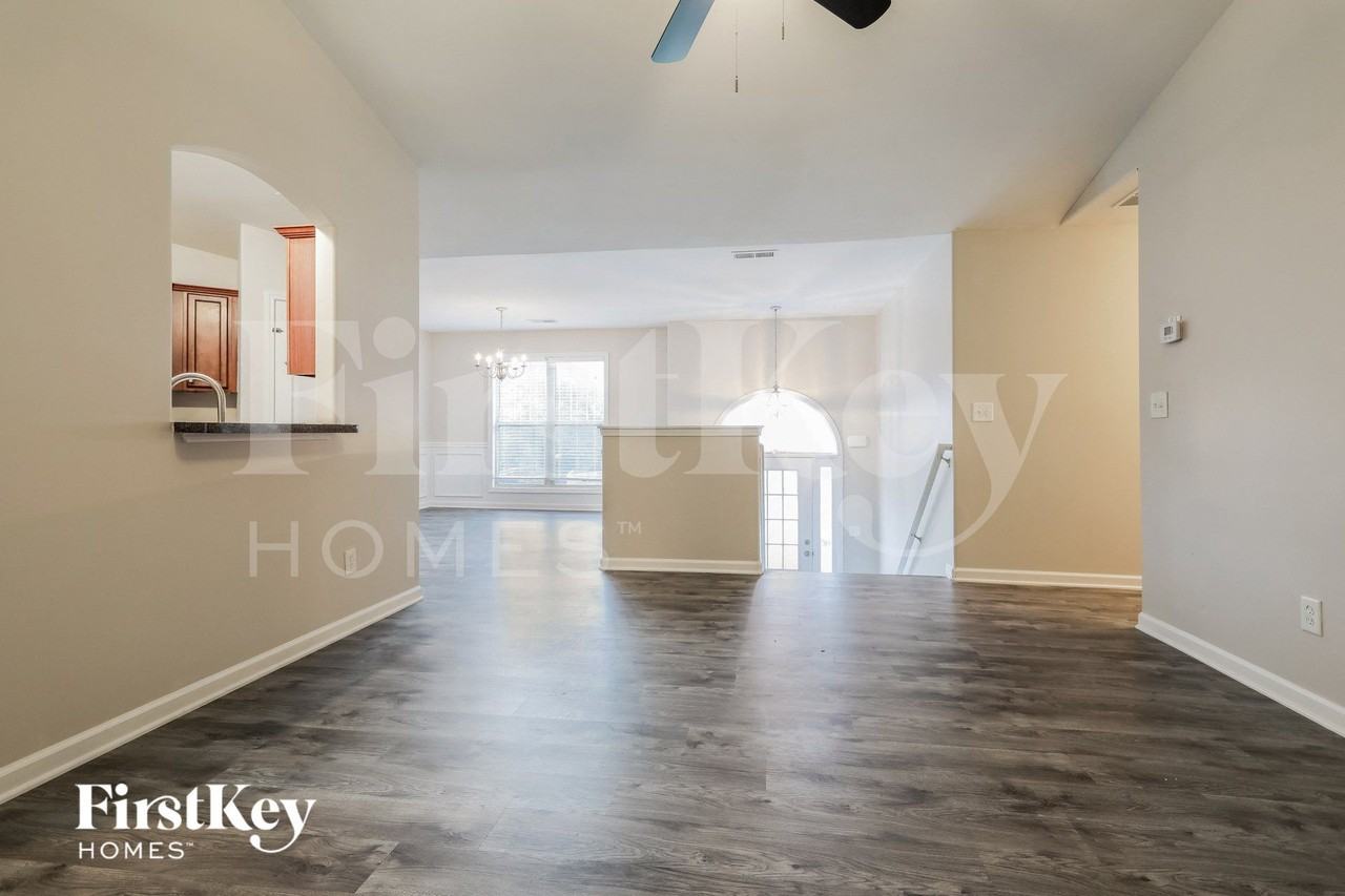 1923 Paynes Pt - Photo 4 of 15