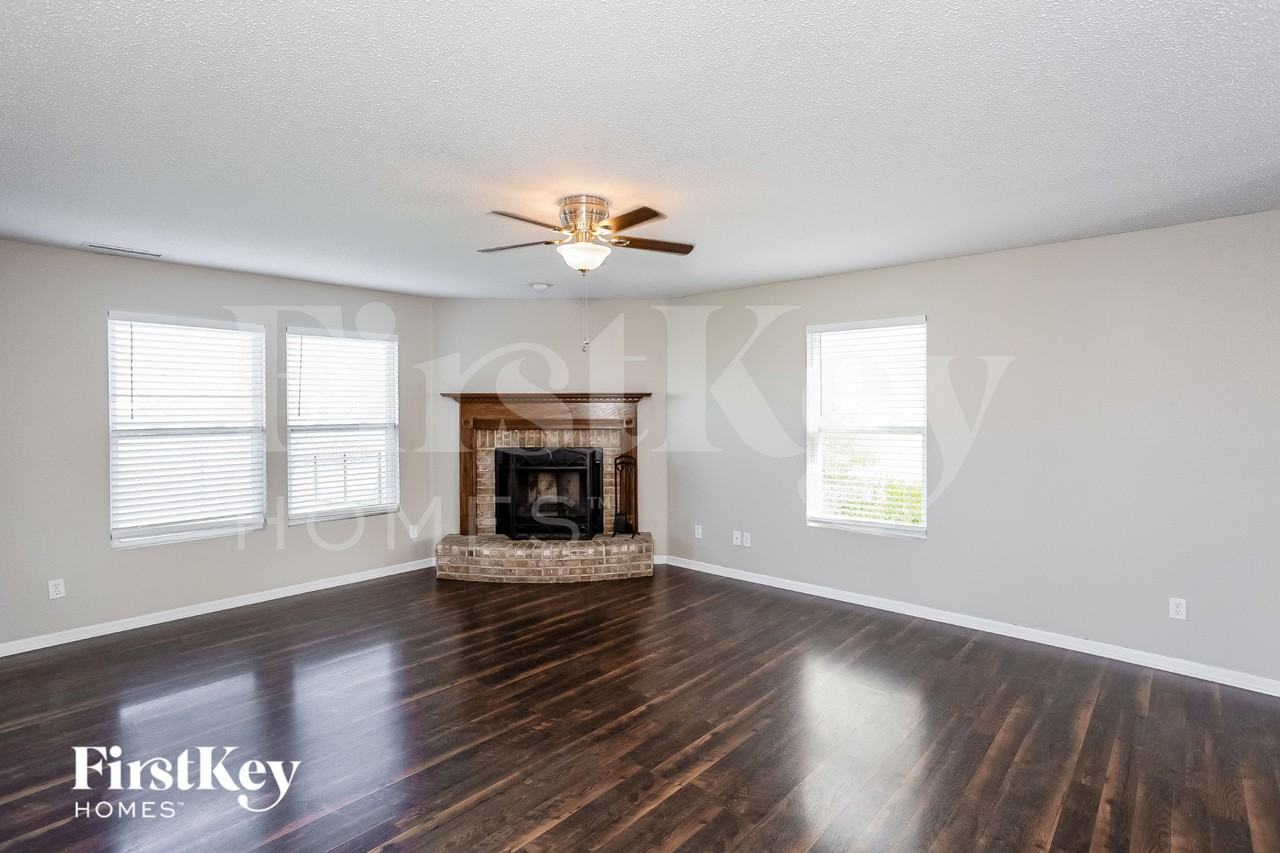 9518 W Midnight Dr - Photo 4 of 18