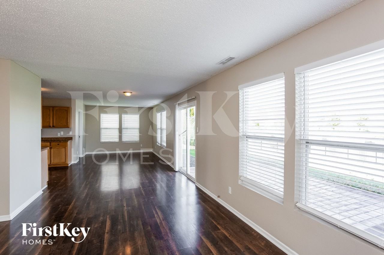 9518 W Midnight Dr - Photo 6 of 18