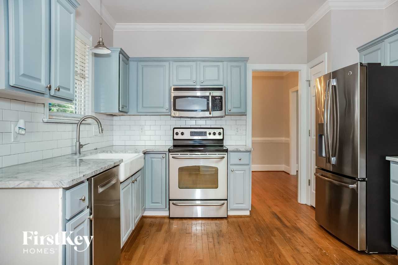 2818 Saintfield Pl - Photo 4 of 15