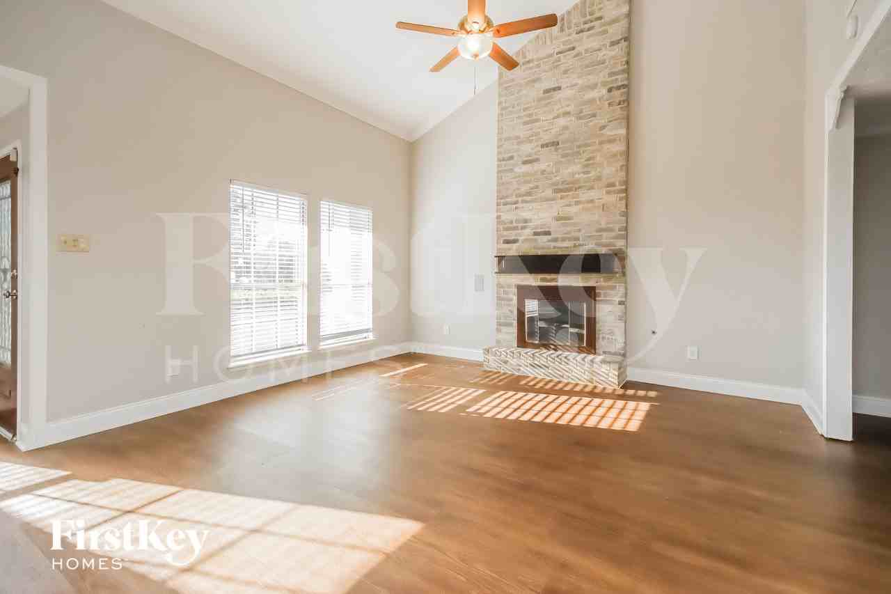 547 Shealy St - Photo 2 of 15