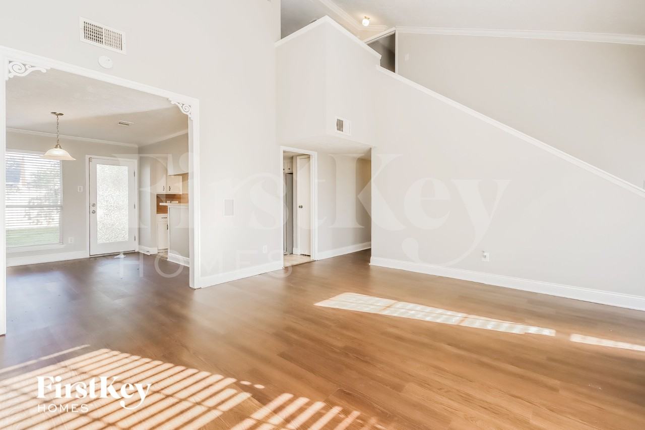 547 Shealy St - Photo 4 of 15