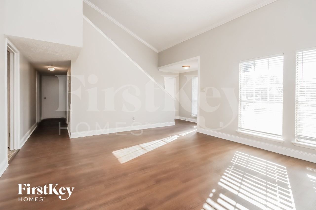 547 Shealy St - Photo 5 of 15