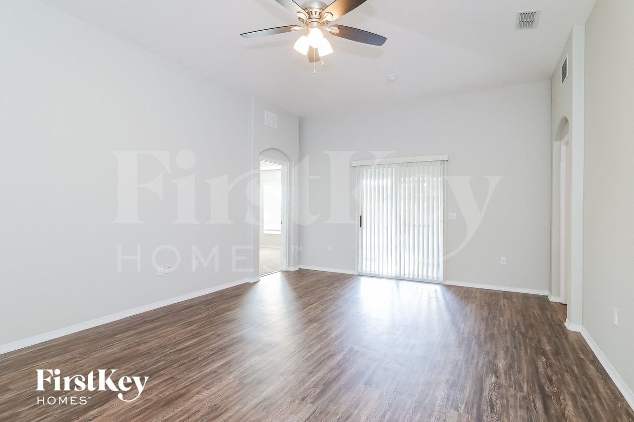 850 Terranova Rd - Photo 3 of 15