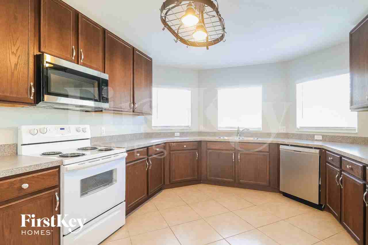 850 Terranova Rd - Photo 5 of 15