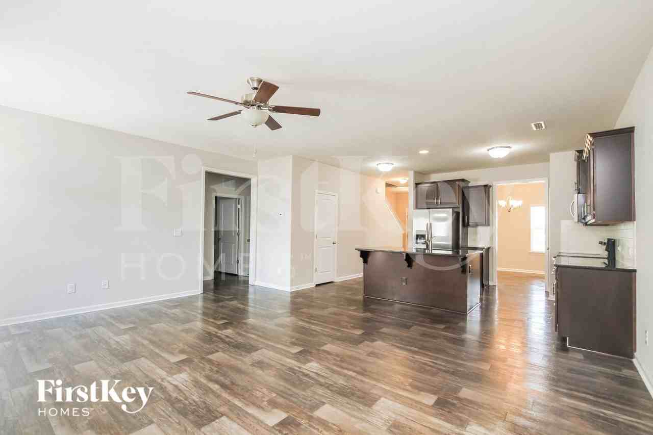 172 Fesperman Cir - Photo 2 of 15