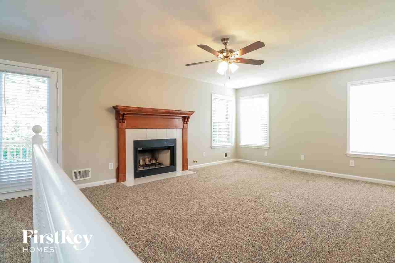 168 Crossing Dr - Photo 5 of 14