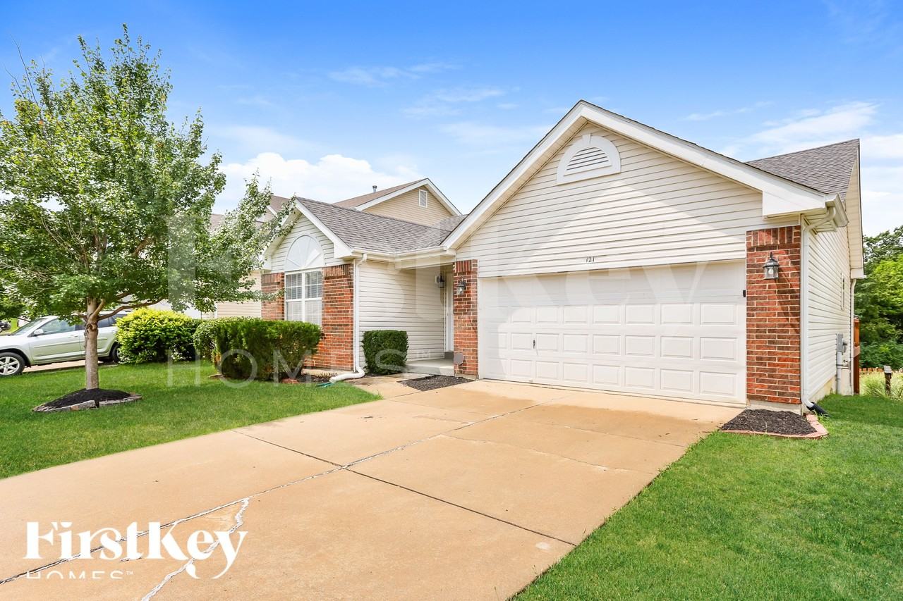 121 Brookfield Blvd - Photo 2 of 15