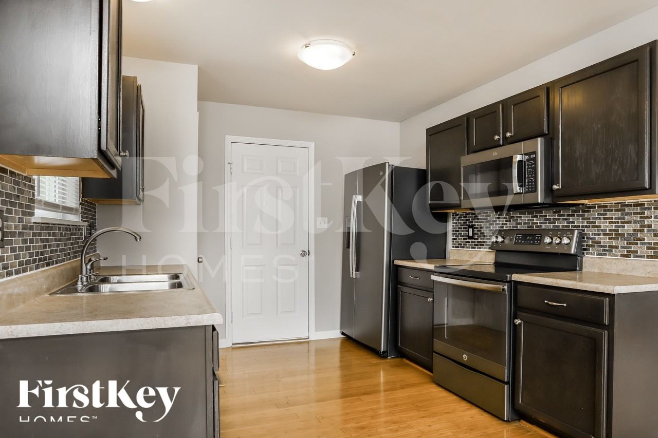 121 Brookfield Blvd - Photo 6 of 15