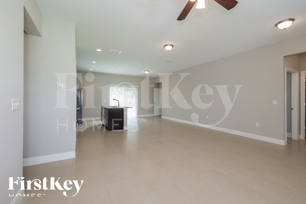 445 Eagle Dr - Photo 5 of 19
