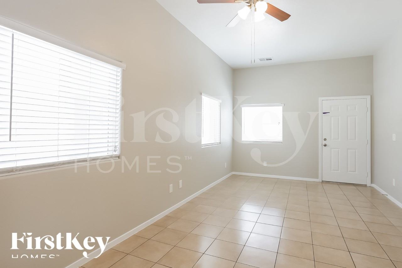 6707 Pocket Wood St - Photo 3 of 18