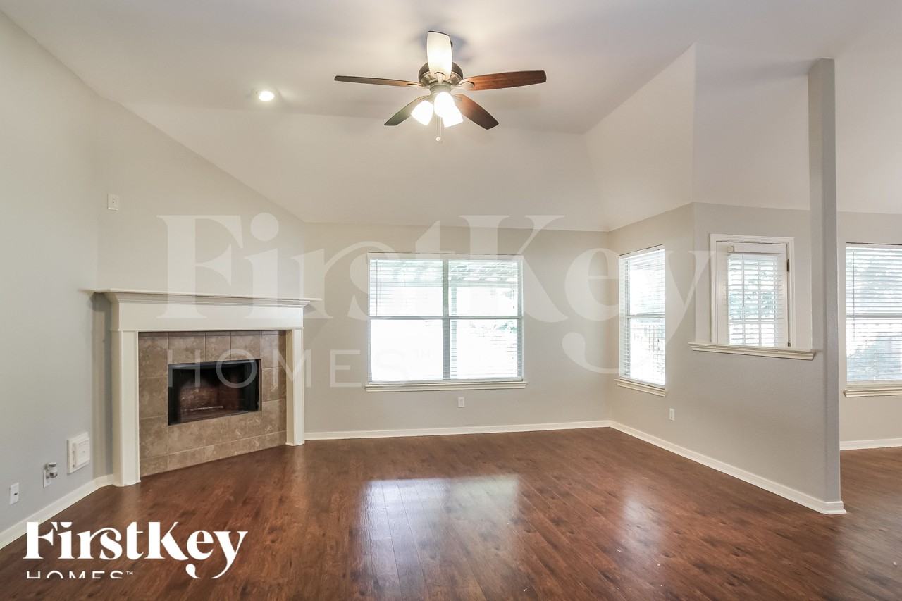 21538 Forest Colony Dr - Photo 3 of 19
