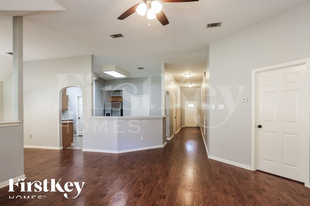 21538 Forest Colony Dr - Photo 5 of 19