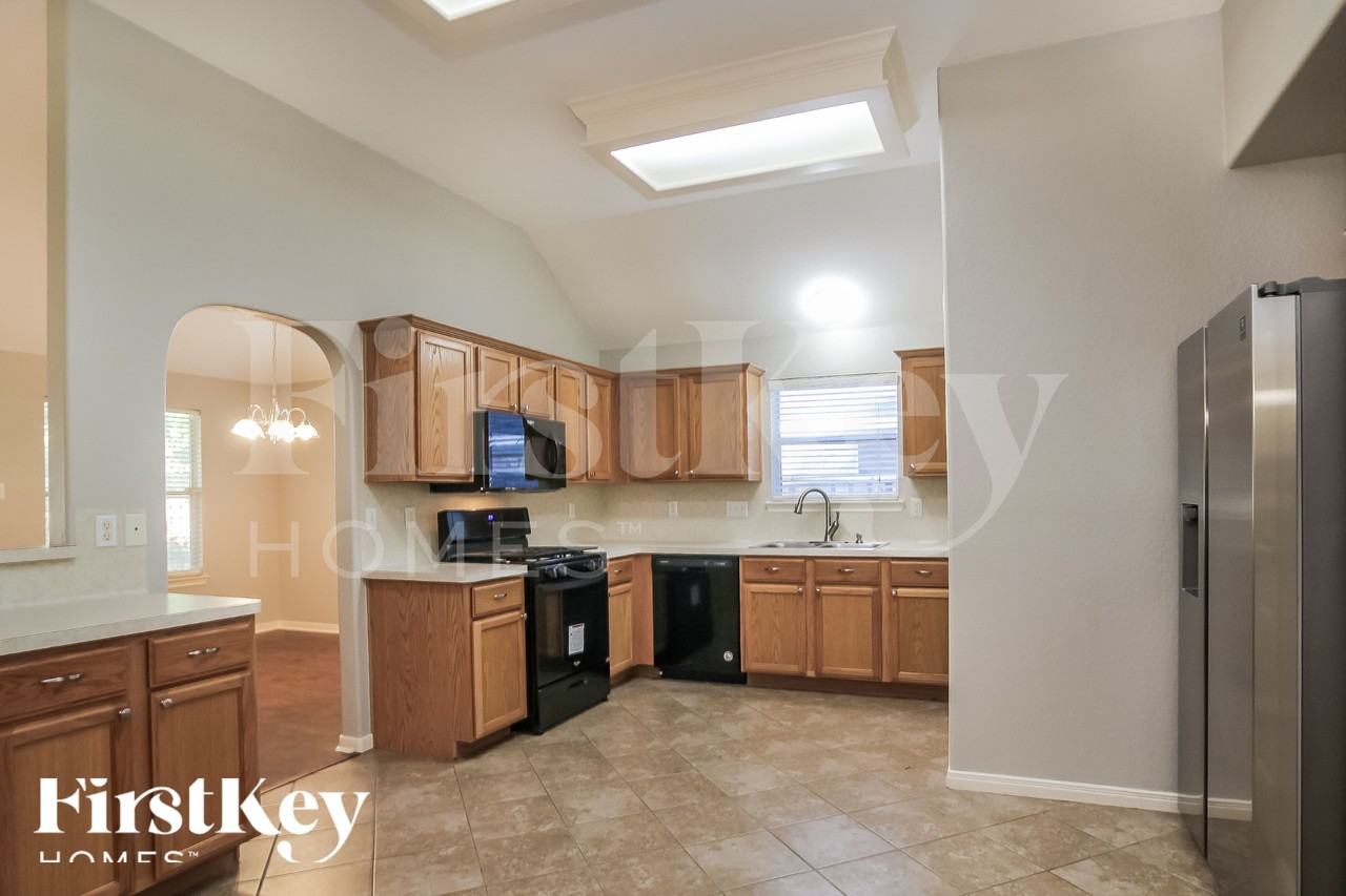 21538 Forest Colony Dr - Photo 7 of 19