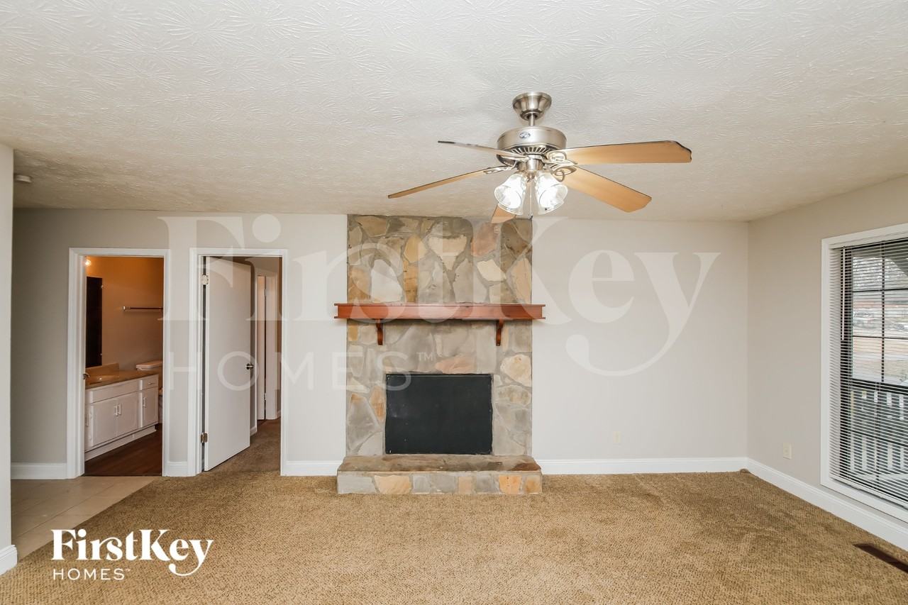 2475 Smith Ave Sw - Photo 3 of 18