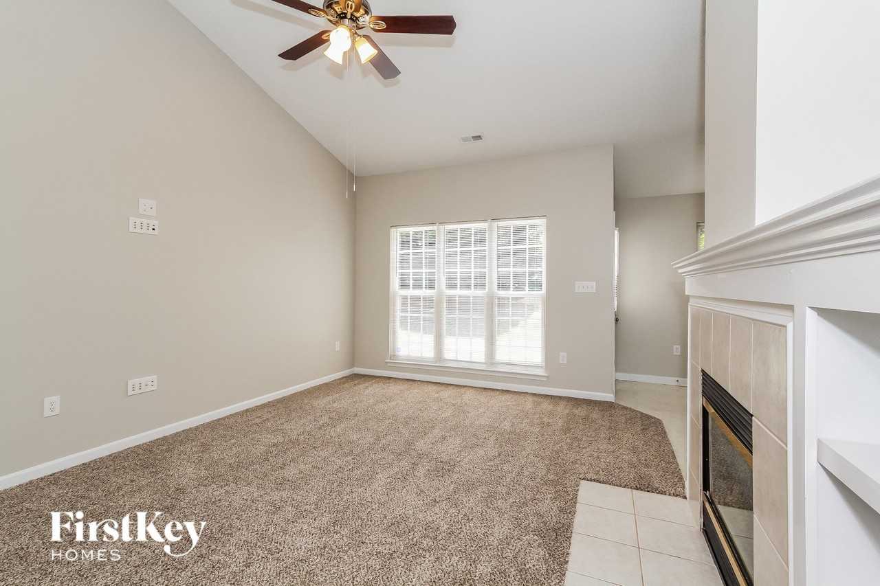 11718 Black Maple Ave - Photo 4 of 15