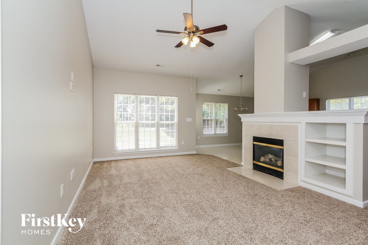 11718 Black Maple Ave - Photo 5 of 15