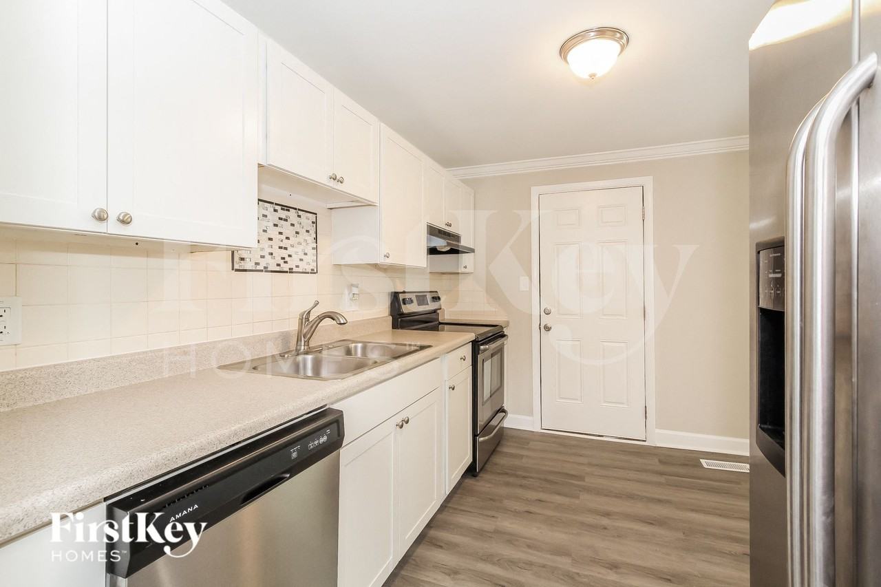 1916 Rice Planters Rd - Photo 6 of 14