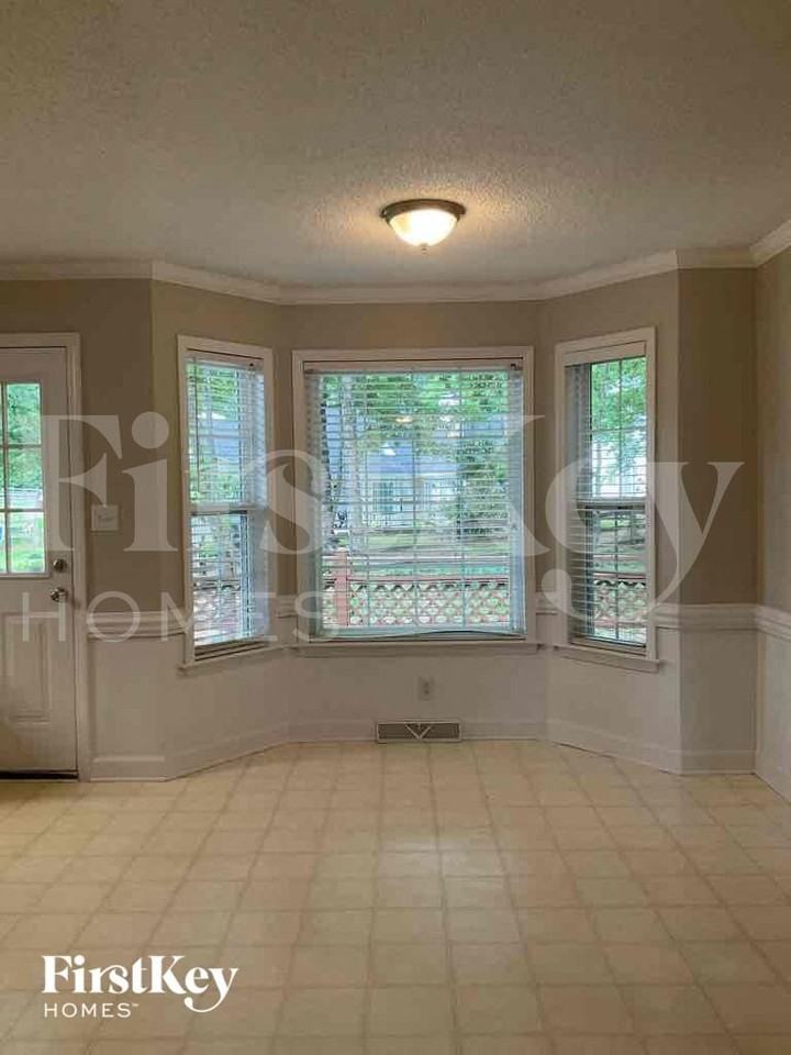 110 Longbridge - Photo 5 of 18