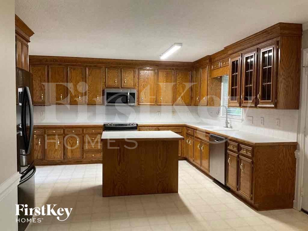 110 Longbridge - Photo 6 of 18