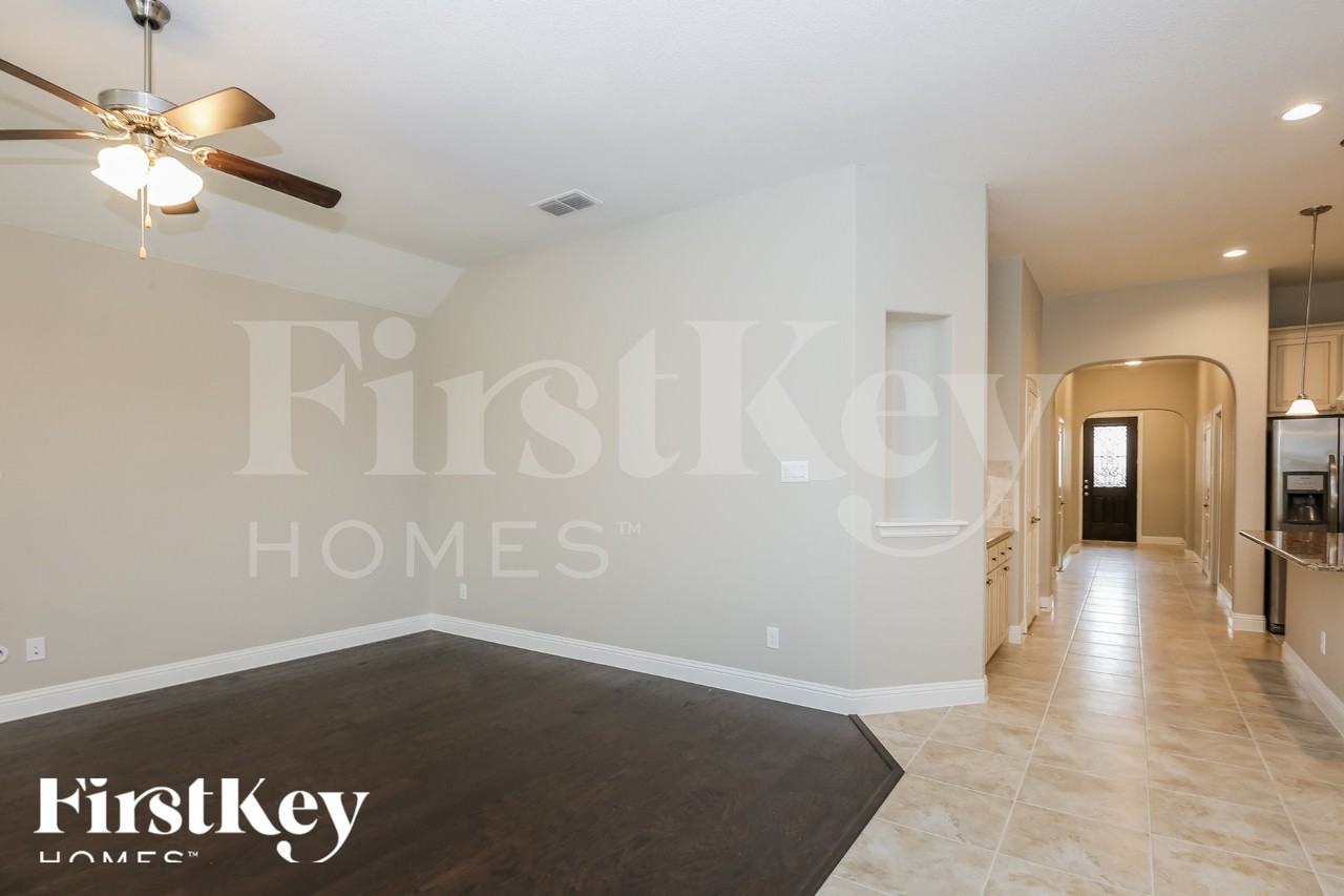 116 Peace Pl - Photo 2 of 18
