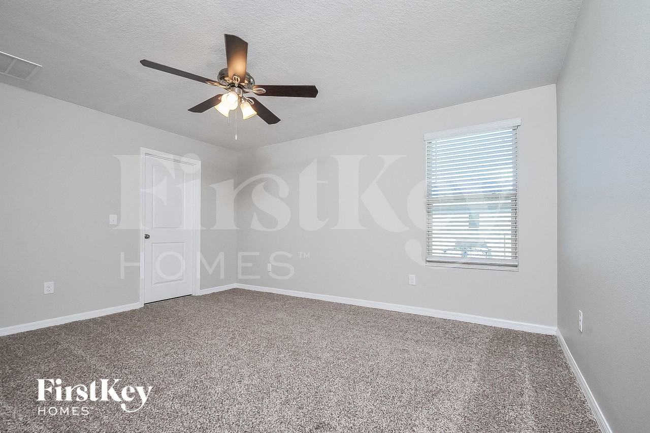 10237 Carloway Hills Dr - Photo 5 of 15