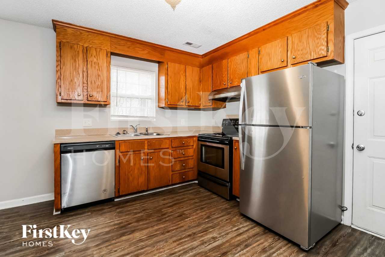 110 Stillwell St - Photo 6 of 18