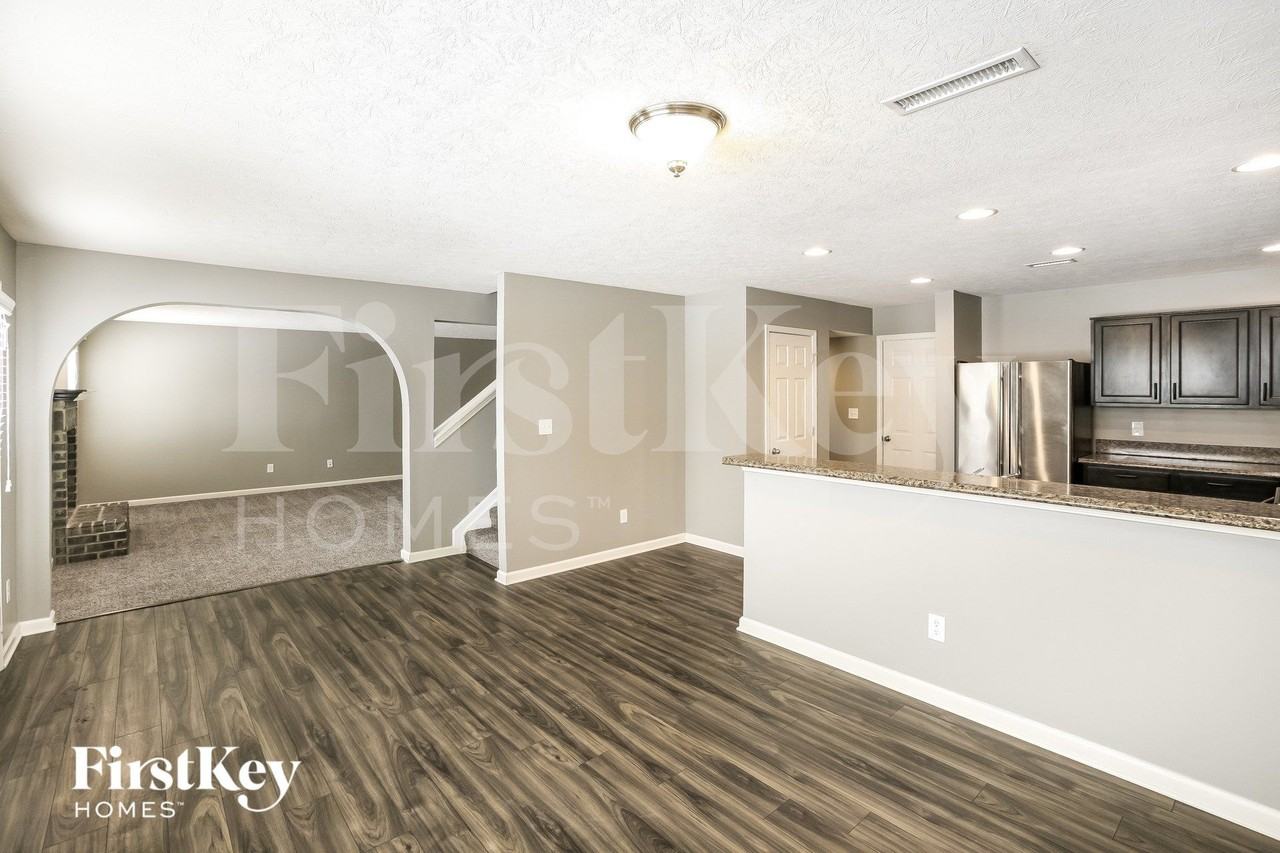 5773 Weeping Willow Pl - Photo 5 of 15