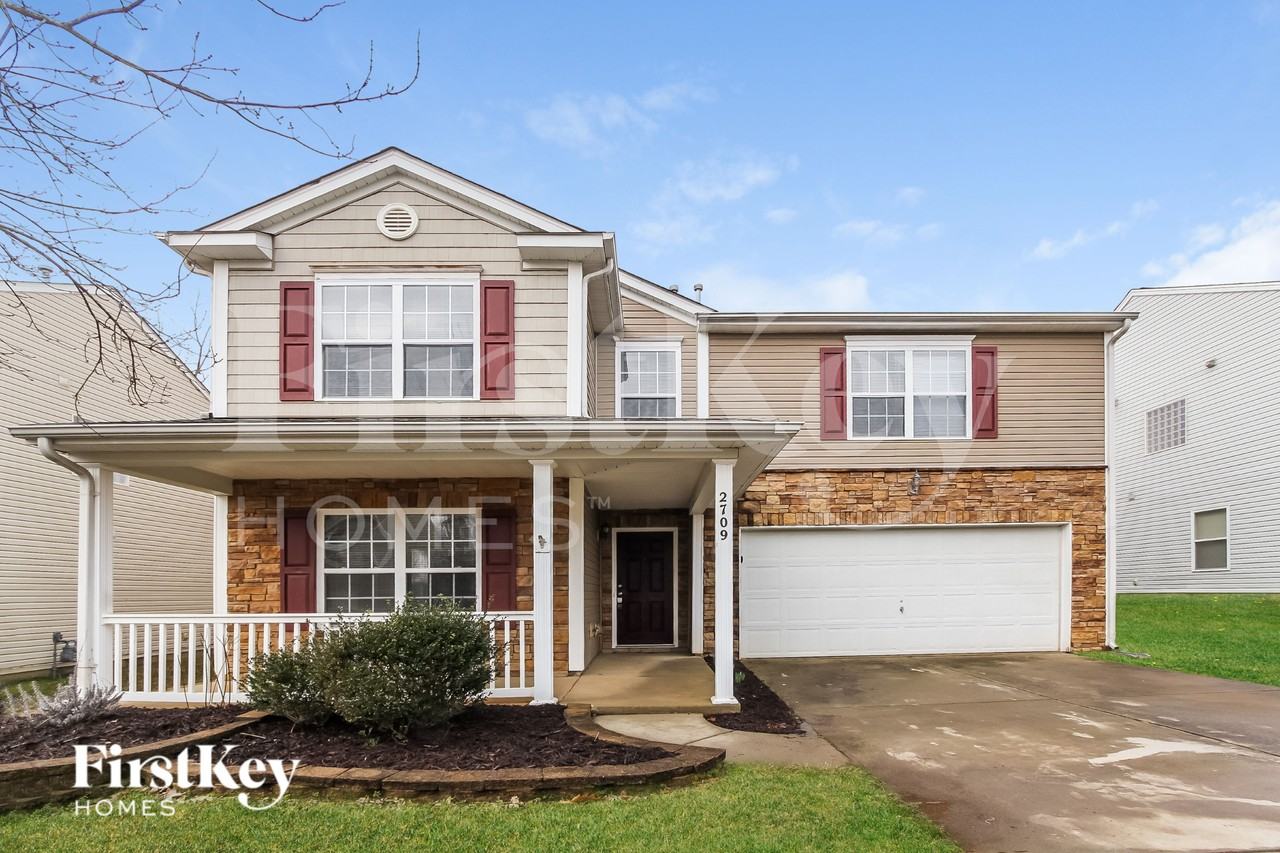 2709 Buckleigh Dr
