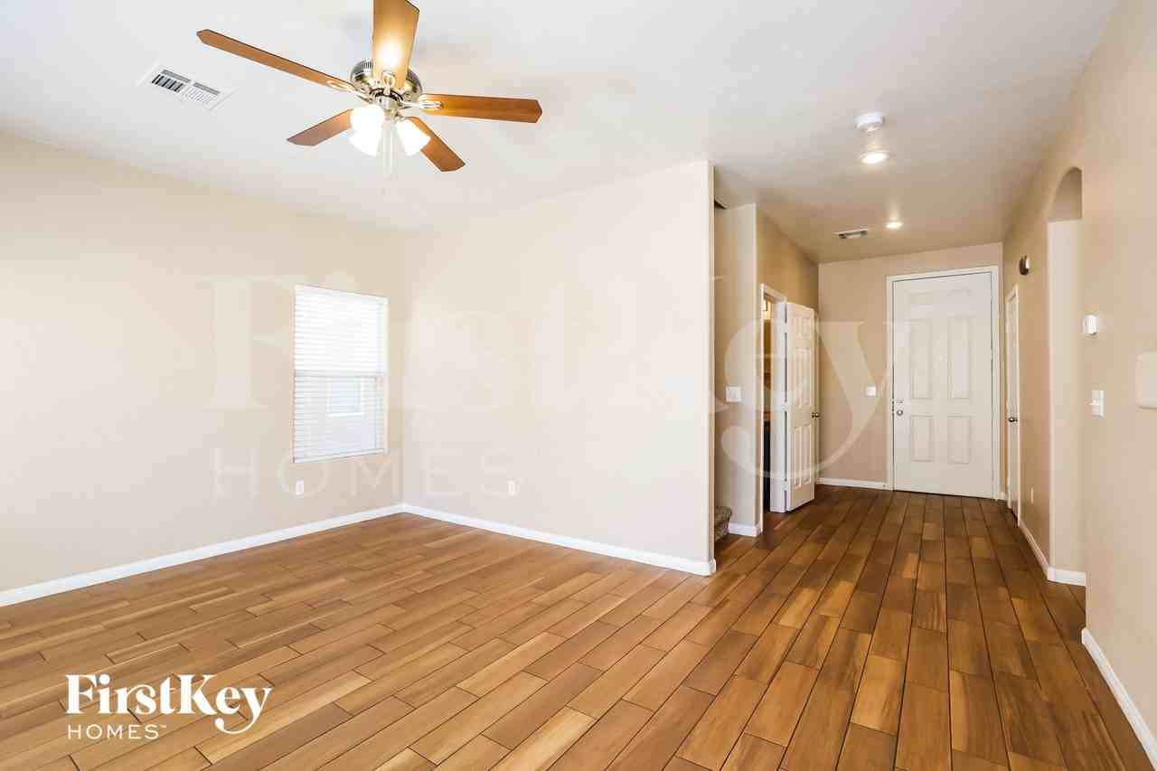 7872 Juniper Forest St - Photo 4 of 15