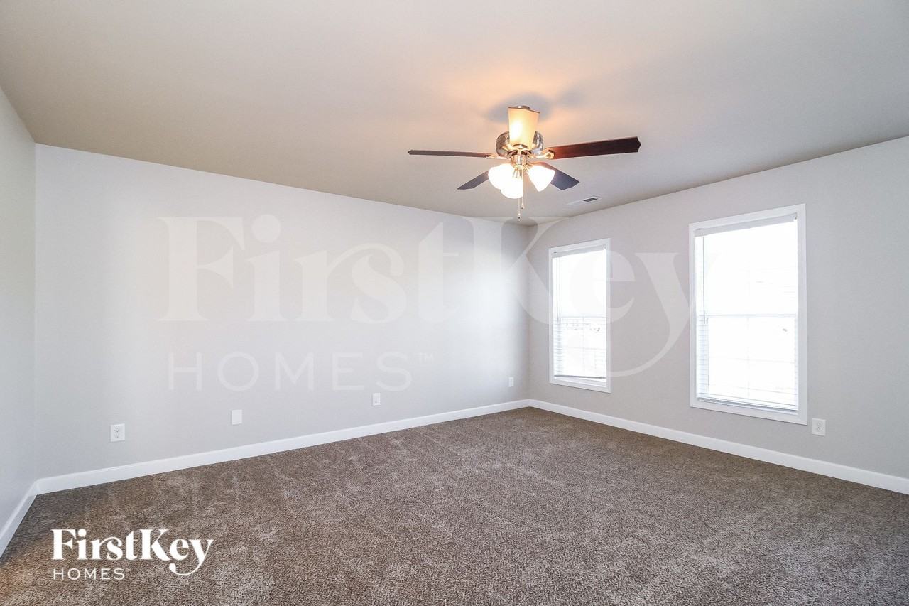 1686 Crestlawn Trl - Photo 6 of 15