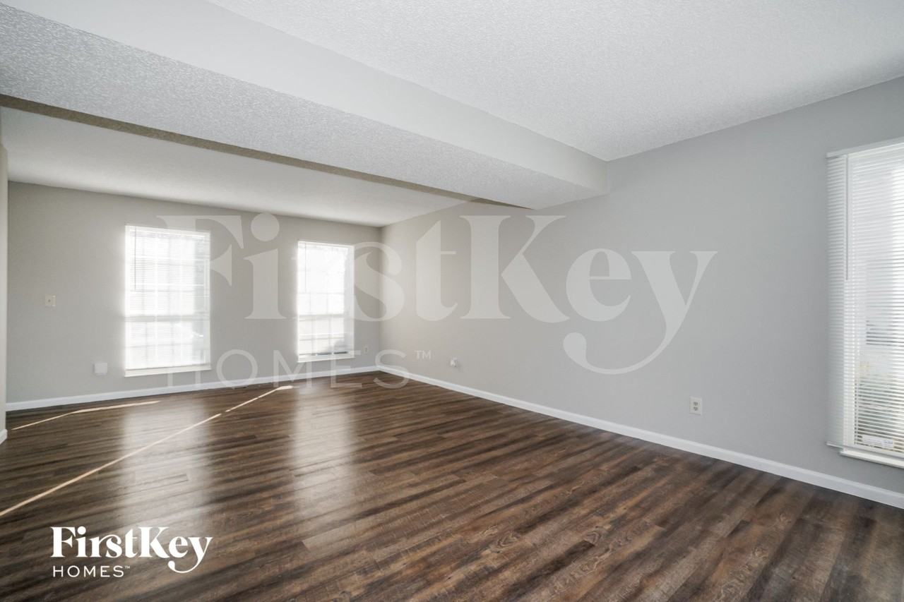 5288 Goldfield Dr - Photo 4 of 15