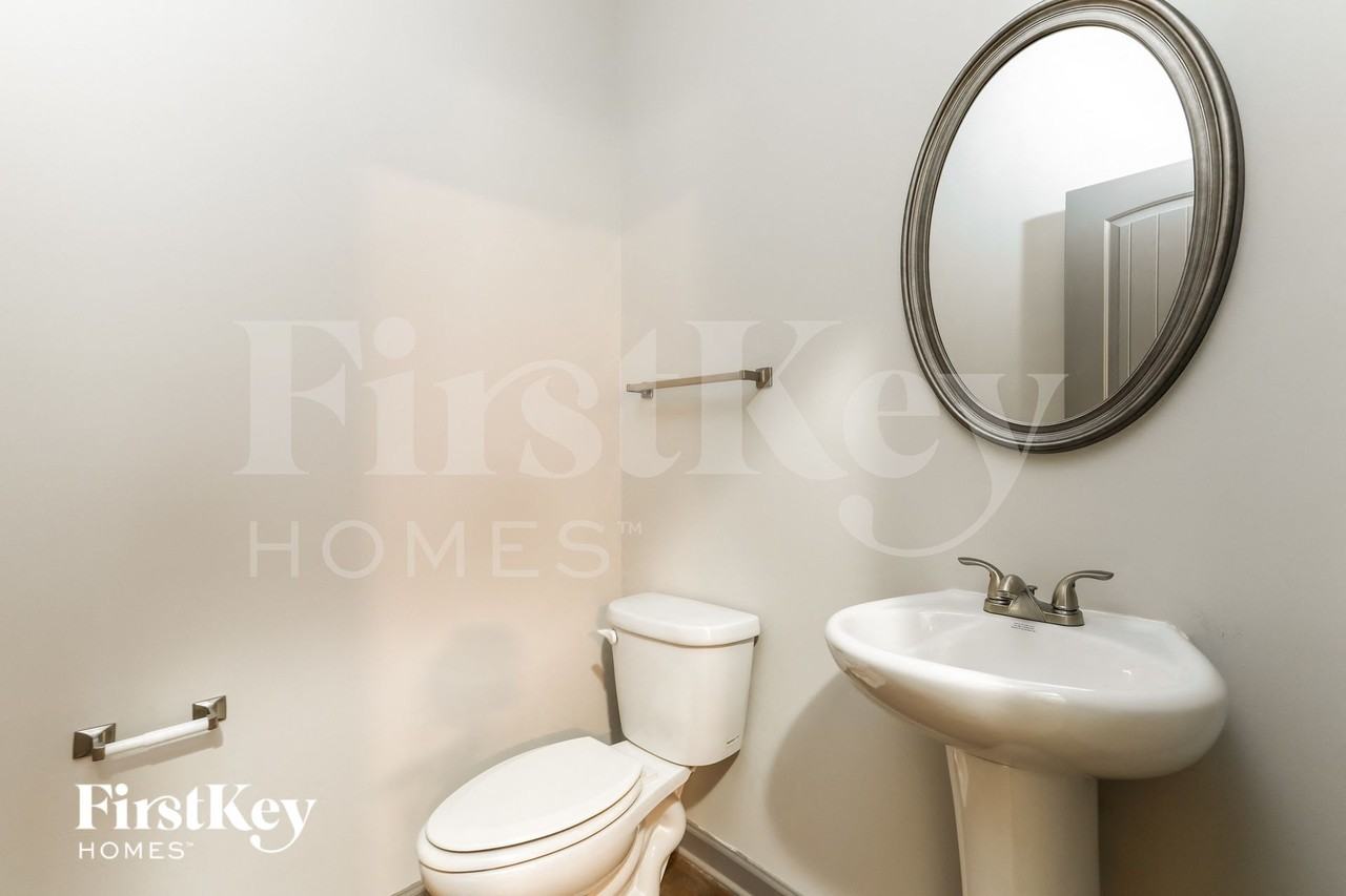 866 Ivydale Ln - Photo 5 of 15