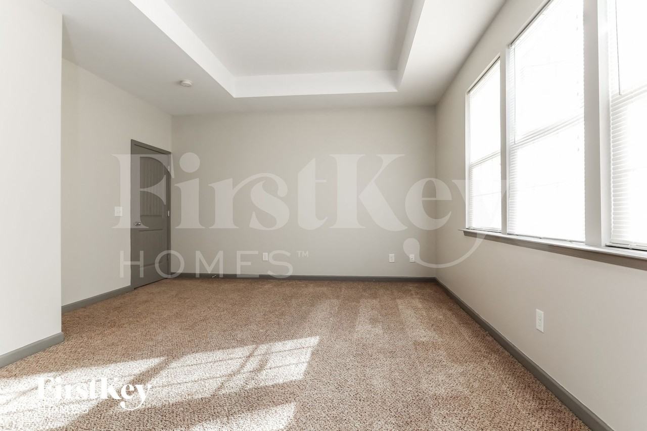 866 Ivydale Ln - Photo 6 of 15