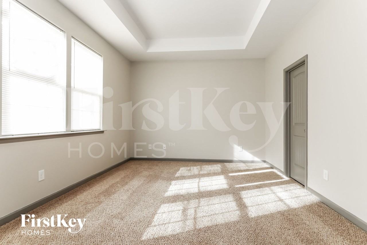 866 Ivydale Ln - Photo 7 of 15