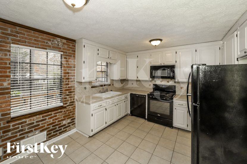 367 Bedford St Sw - Photo 4 of 15